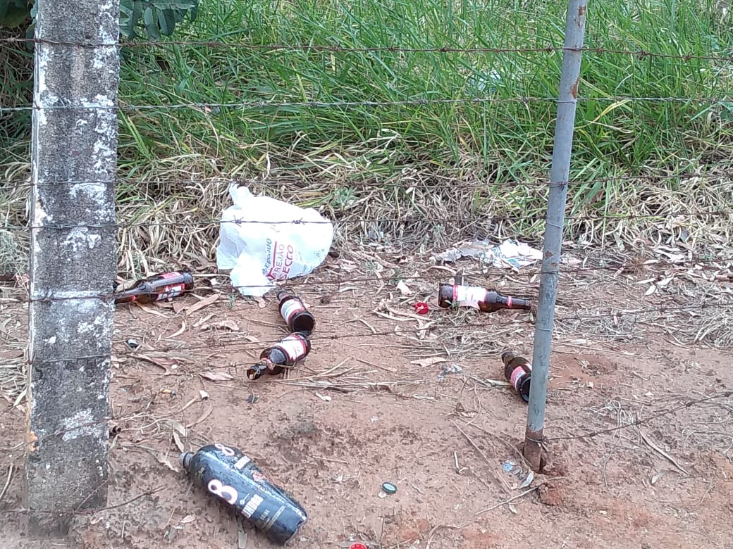 Após fim de semana, ruas de Tupã amanhecem tomadas por lixo