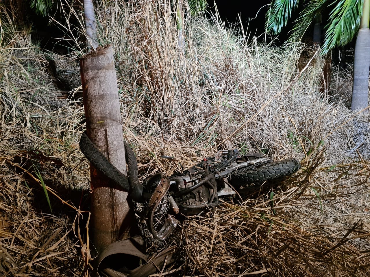 Motorista mata motociclista, abandona carro e foge em Tupã