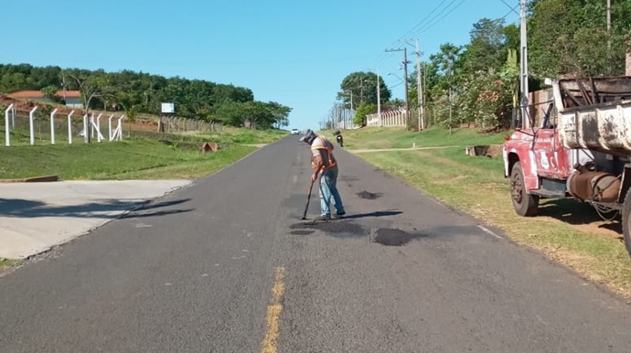 Operação Tapa-Buracos realiza melhorias nas vicinais para Bastos e Arco-Íris