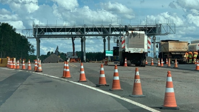 Obras das praças de pedágio já mudam o cenário nas rodovias da região