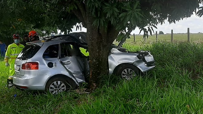 Casal morre em grave acidente na Sp-294, trecho Iacri/Tupã