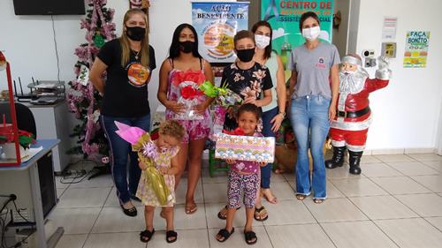 Força do Bem presenteia crianças e adolescentes assistidas pelos CRAS Sul e Leste