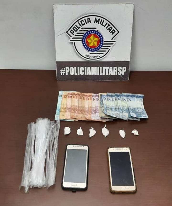 Casal é preso por tráfico de drogas em Queiroz