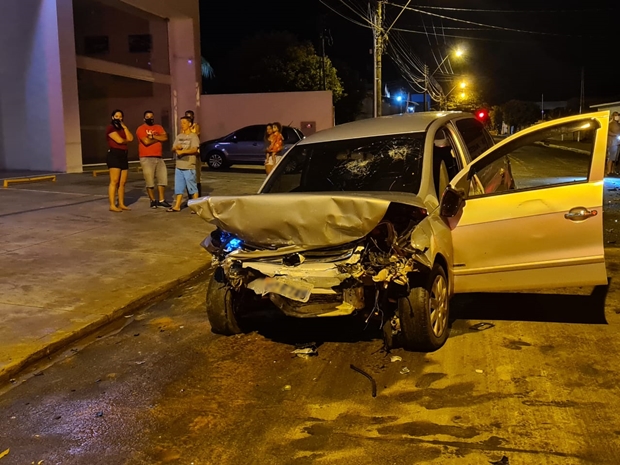 Grave acidente na Rua Brasil resultou em duas mortes.