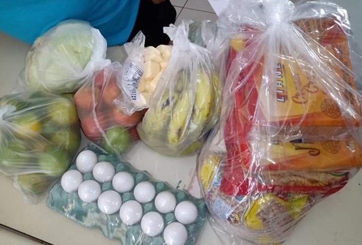 Alunos da rede municipal começam a receber kits alimentação deste ano