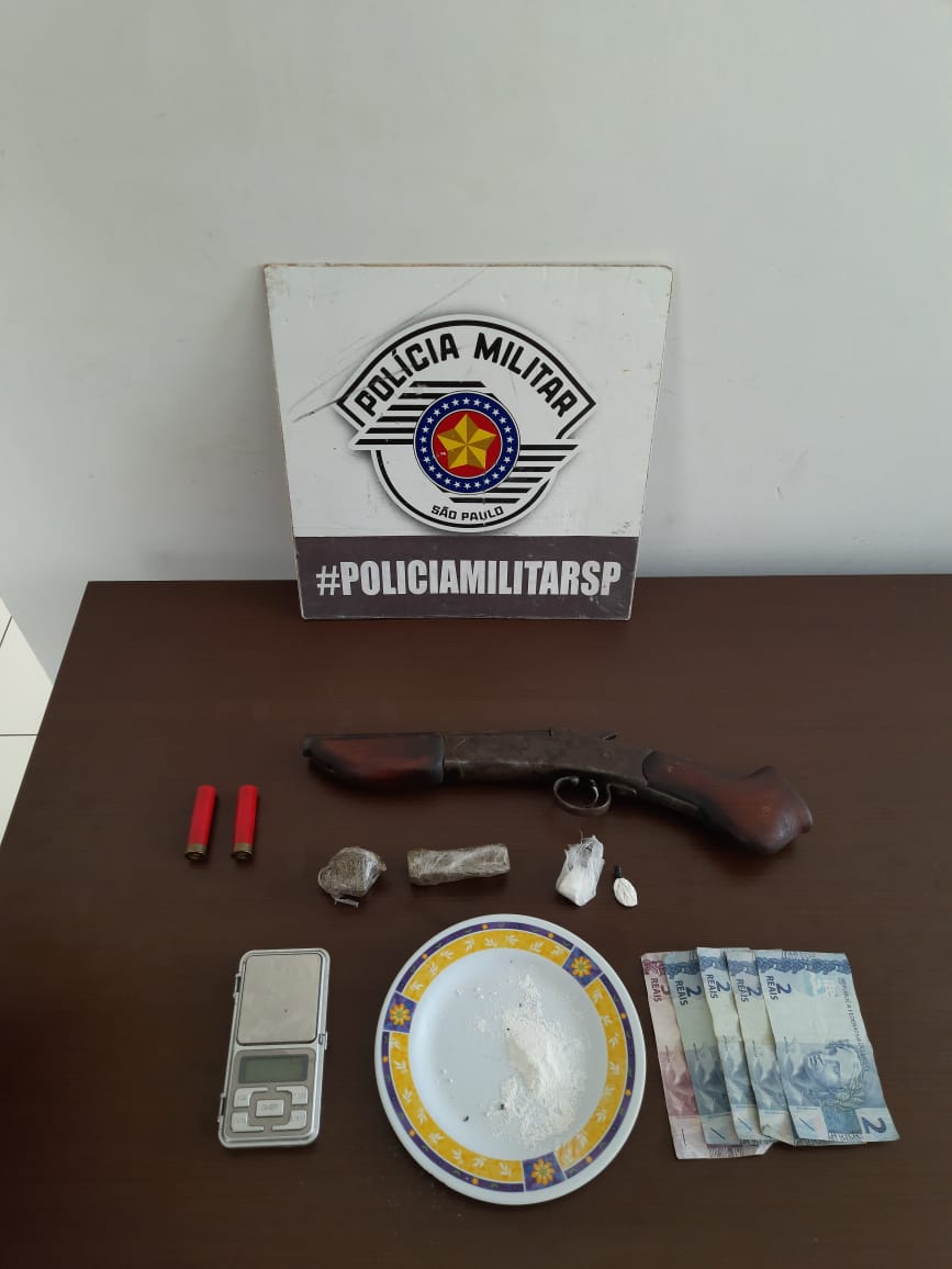 PM de Tupã apreende drogas e arma de fogo em residência