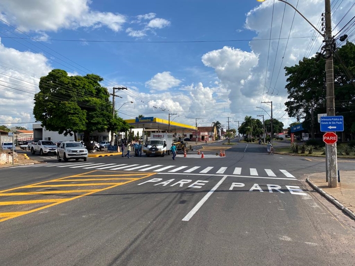 Novo dispositivo já auxilia na redução de velocidade dos veículos que transitam no local