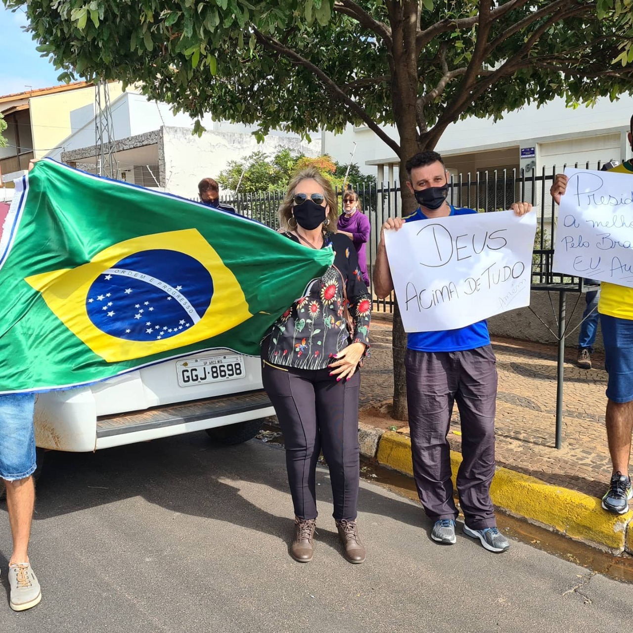 Manifestação a favor do bolsonaro marca feriado de 1º de maio