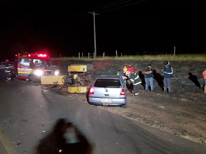 Acidente entre carro e trator faz duas vítimas na vicinal que liga Bastos a Iacri