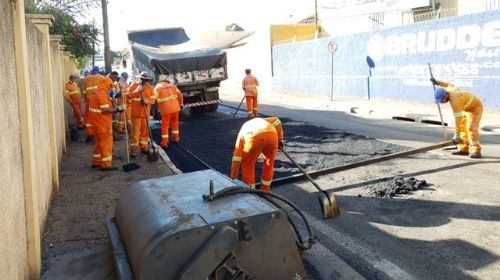 Acesso a Pompeia tem Pare e Siga para obras