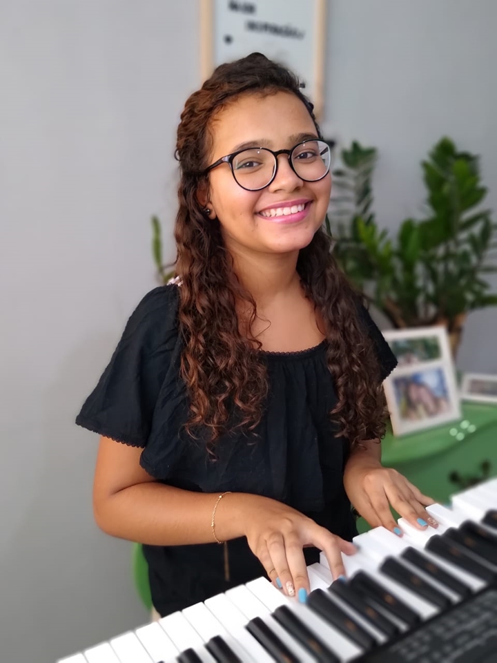 Menina de 12 anos de Tupã irá lançar música gospel autoral no fim deste mês