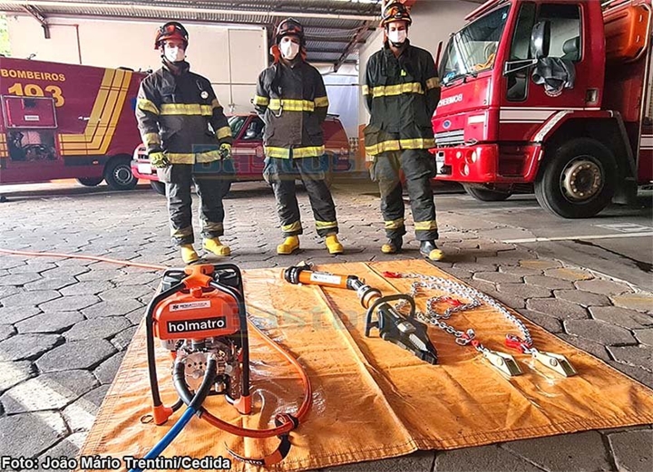 Corpo de Bombeiros de Tupã recebe novos equipamentos de resgate em acidentes