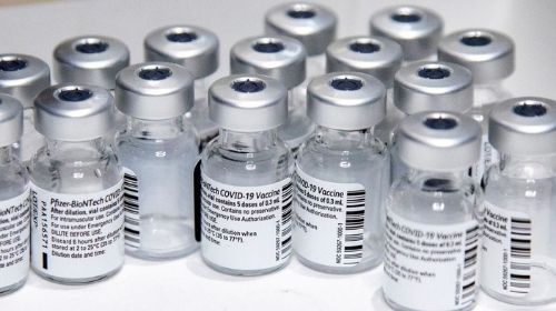 Brasil recebe mais 600 mil doses de vacinas da Pfizer