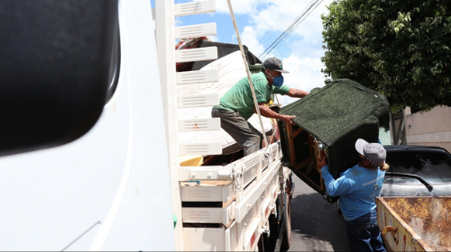 Prefeitura coleta toda quarta-feira móveis descartados pela população