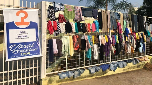 Varal solidário continua com distribuições de roupas neste domingo (29) na Vila Independência