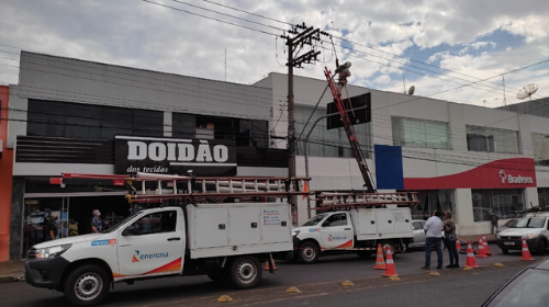 Após horas sem luz, energia volta no centro de Tupã