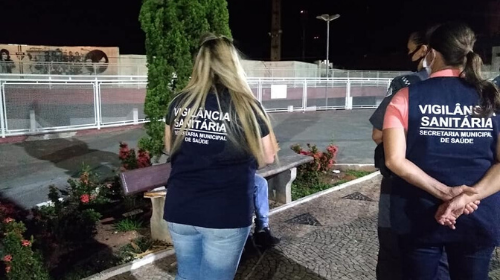 Vigilância Sanitária multa 22 jovens no fim de semana prolongado