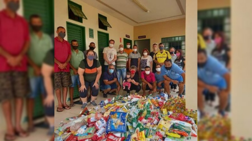 Carreata solidária: trio elétrico passou pelas ruas arrecadando alimentos