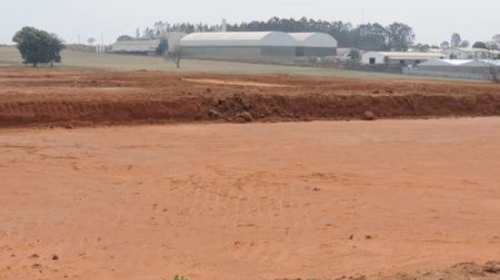 Terreno do 4º distrito industrial já recebe serviços de infraestrutura para instalação de empresa em Tupã