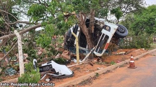 Caminhão de Bastos se envolve em acidente na Rodovia de Alto Alegre