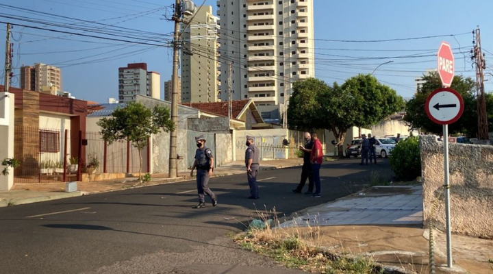 Troca de tiros entre empresário e PM deixa três feridos em Marília