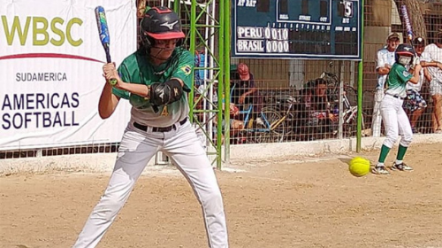 Bastense é vice-campeã pela seleção do sulamericano de softbol do Equador