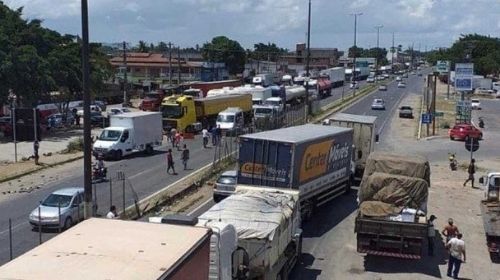 Caminhoneiros estão em estado de greve e podem parar em 1º de novembro