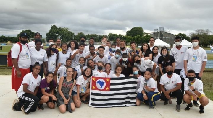 Diana Rotoli, de Tupã, conquista vice-campeonato no atletismo durante Jogos Escolares Brasileiros