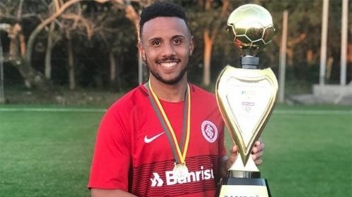 Jogador bastense de 23 anos morre no Japão