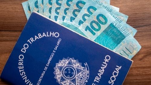 Salário mínimo será de R$ 1.210 em 2022, prevê relator do Orçamento