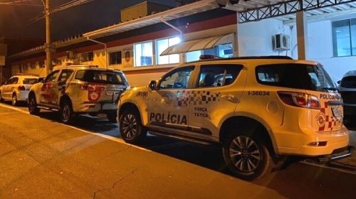 Bebê de 21 dias morre após ser atacado por pitbull enquanto dormia no quarto de casa, em Limeira