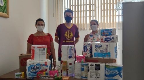 LEO Club doa mais de 300 produtos de higiene para Fundo Social de Solidariedade