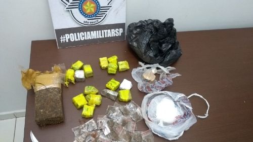 PM prende mais dois por tráfico de drogas