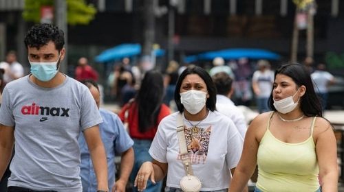 São Paulo retira obrigatoriedade do uso de máscaras em locais abertos