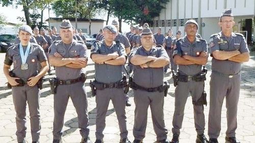 Comando entrega medalhas por atos de mérito e bravura a policiais de Marília