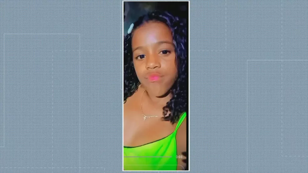 Morre menina que foi prensada por carro alegórico no Rio