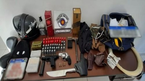 Jovens são presos com armas, bebidas e caminhonete furtada em Tupã