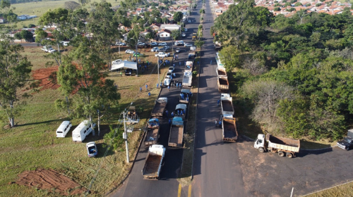 Com 25 veículos e 120 trabalhadores, prefeitura faz nova etapa no Setor 1 da zona leste