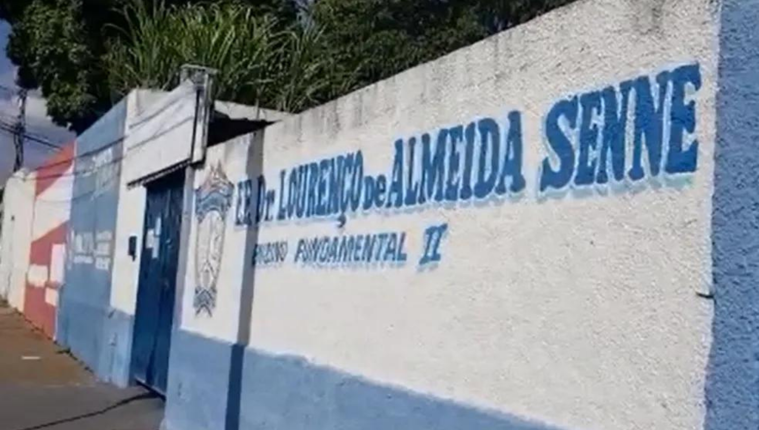 Após denúncias de pessoas armadas em supermercado, alunos são retirados de escola ao lado em Marília