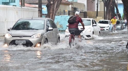 Chuvas em Pernambuco deixaram 44 óbitos e 56 desaparecidos, diz governo