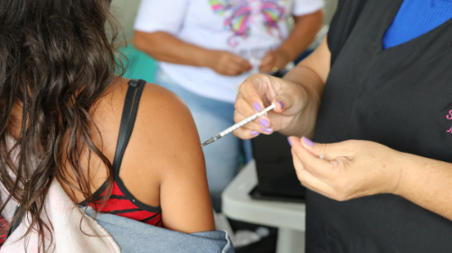 Plantão de vacinação imunizou quase 500 pessoas no sábado