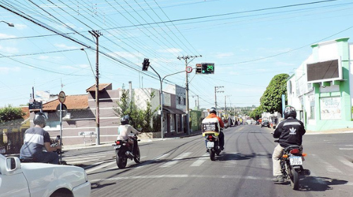 Motoristas aprovam área para motociclistas em semáforos