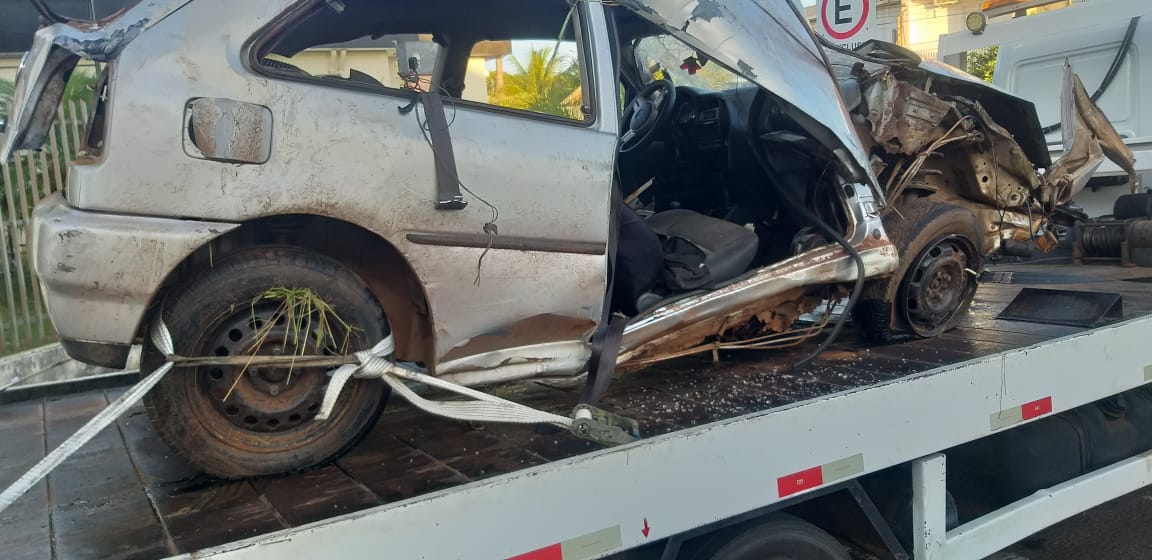 Carro ficou destruído após o acidente/Foto: João Mário Trentini