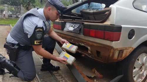 Homem é preso em rodovia de Santa Cruz do Rio Pardo com maconha escondida em fundo falso de carro