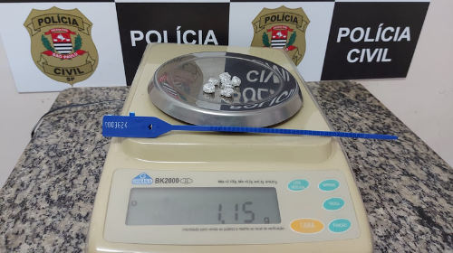 Adolescente é detido com seis pedras de crack em Iacri