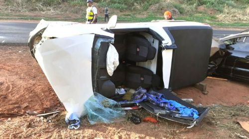 Seis pessoas ficaram gravemente feridas em uma colisão frontal entre dois veículos, uma Strada e um Fox/Foto: Corpo de Bombeiros