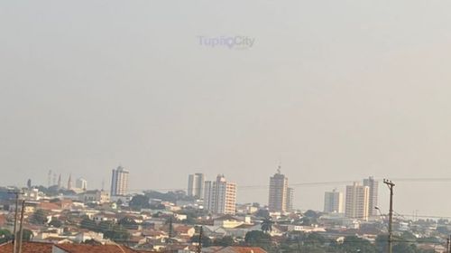 Fumaça de queimadas encobre SP e muda paisagem até em Tupã