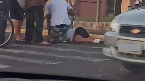 Ciclista fica ferida após acidente na Rua Domingos da Costa Lopes em Tupã