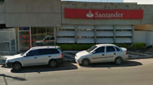 Assaltante leva malote de supermercado de dentro do Santander de Parapuã