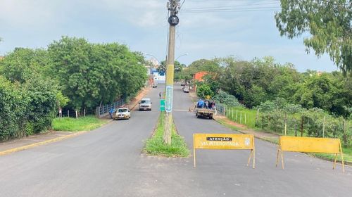 Prefeitura interdita passagem da avenida Sílvio Bolcato em Tupã